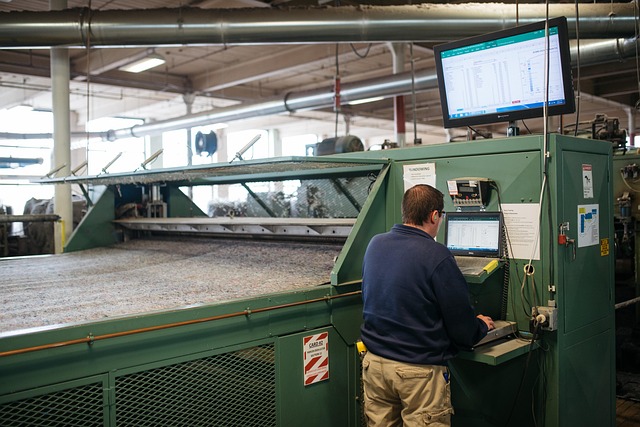 Manufacturing supervisors learning communication, delegation and accountability skills online